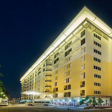 Nrc Residence Bangkok Bagian luar foto