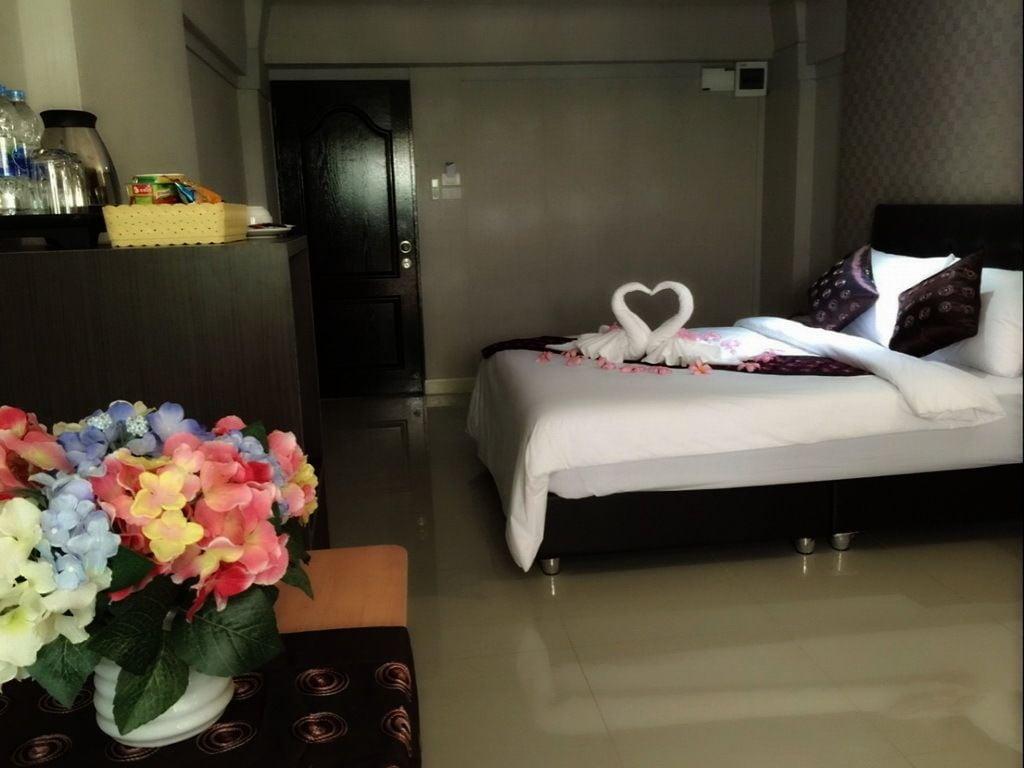 Nrc Residence Bangkok Bagian luar foto