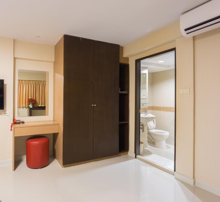 Nrc Residence Bangkok Bagian luar foto
